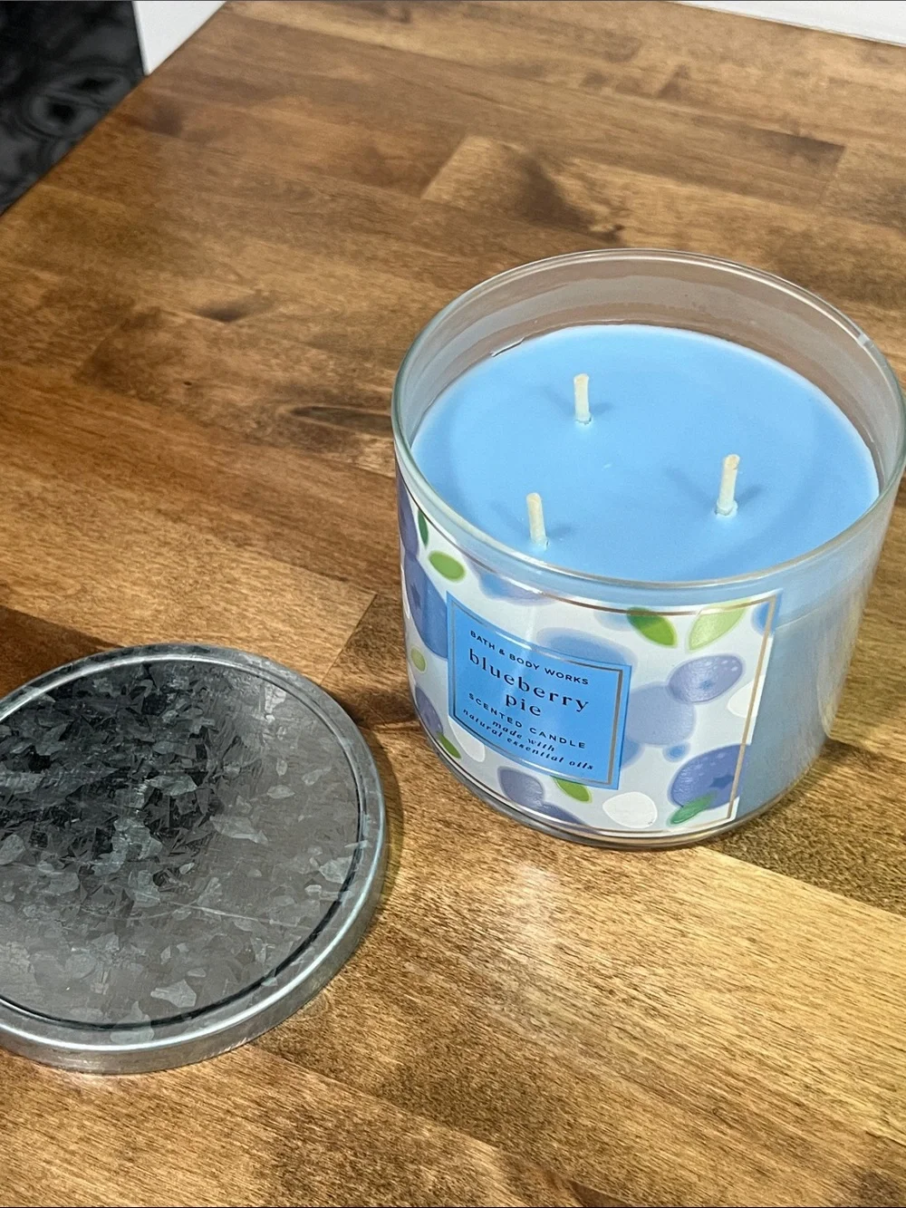 Bath & Body Works Blueberry Pie Candle - Picture 2 of 2